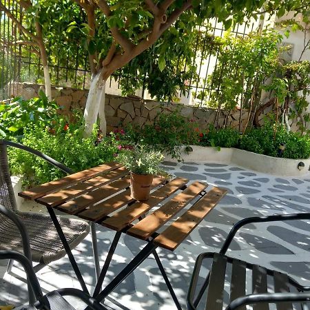 Studio In Garden Poros Town エクステリア 写真
