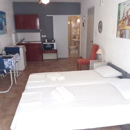 Studio In Garden Poros Town エクステリア 写真