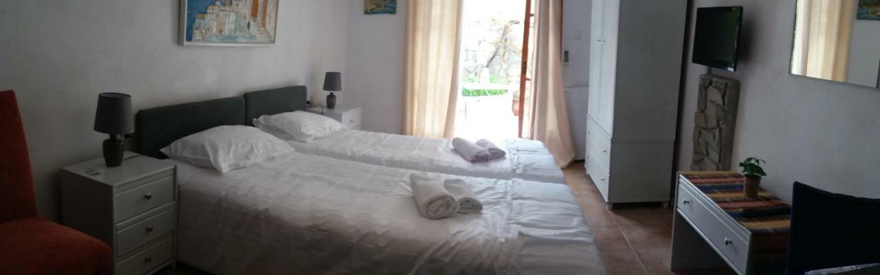 Studio In Garden Poros Town エクステリア 写真